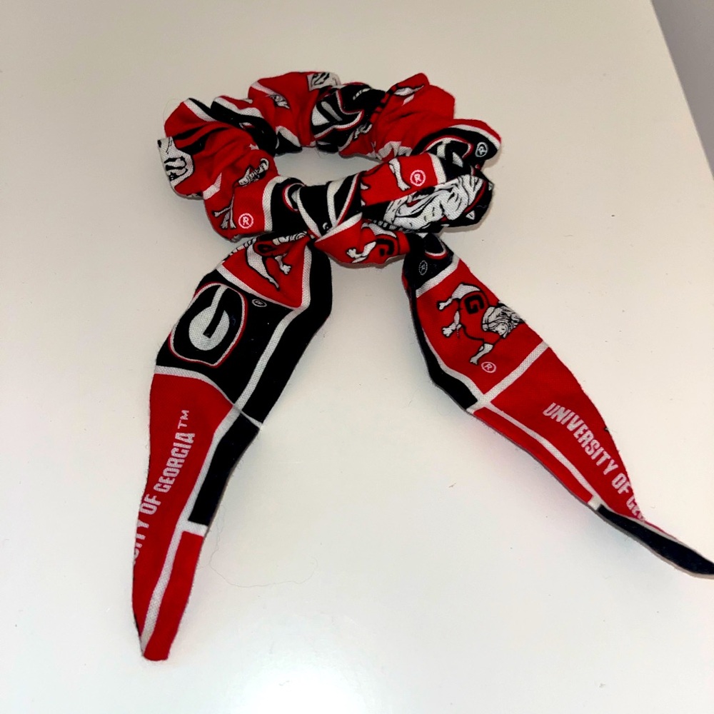 University of Georgia scrunchie with a bow